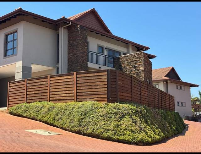 5 BEDROOM HOUSE FOR SALE IN UMHLANGA CENTRAL